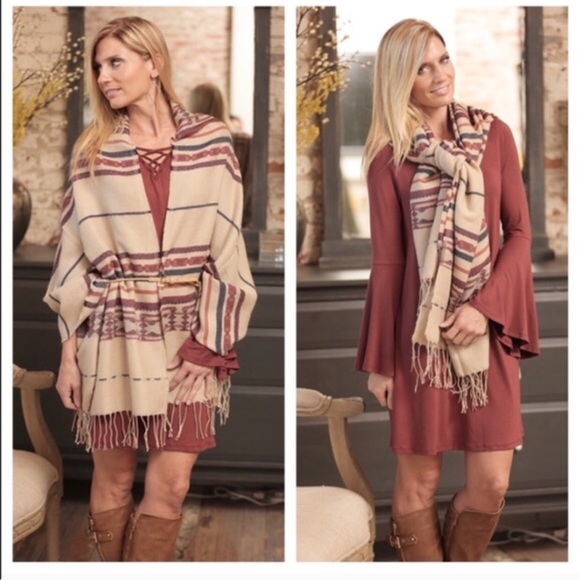 ❣️Aztec Fringe Blanket Scarf - Picture 3 of 4