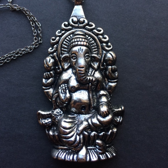 Ganesha Pendant Necklace - Picture 2 of 4