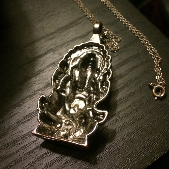 Ganesha Pendant Necklace - Picture 4 of 4