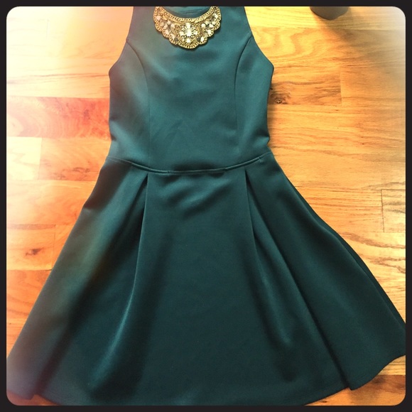 Abercrombie&Fitch. Size M. Steamed it. Color teal.