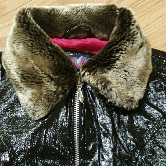 Sold - Picture 3 of 4