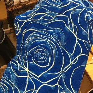 Lularoe royal blue white roses one size