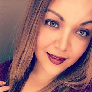 Meet your Posher, Yesenia