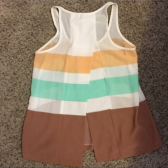 Striped Open-Back Tank Top - Picture 4 of 5