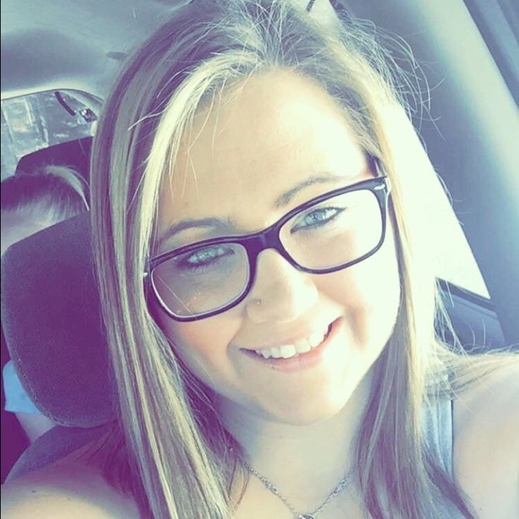 Meet your Posher, Rachel - Picture 1 of 1