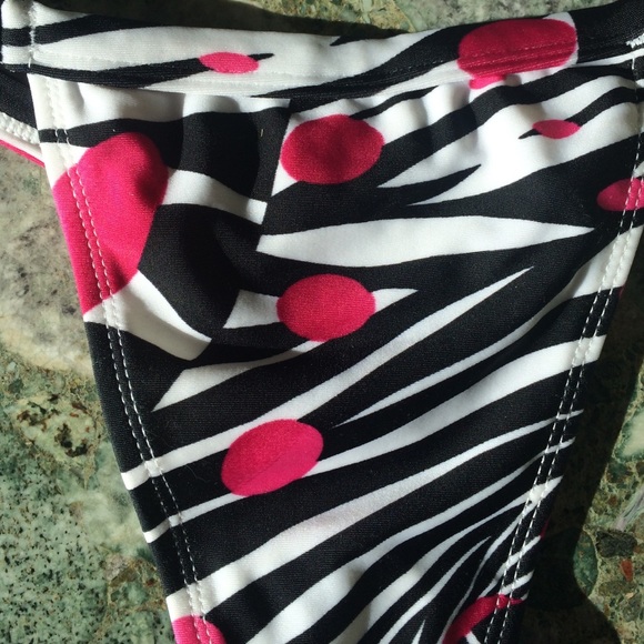 BRAZILLIAN BIKINI BOTTOMS 20$ - Picture 3 of 3