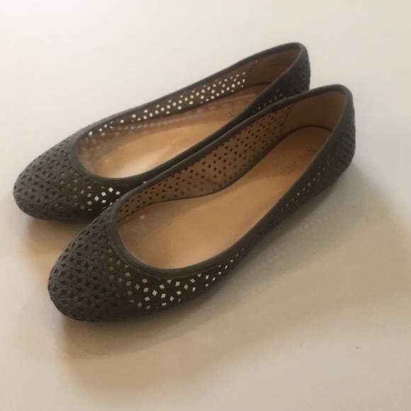 nine west gray flats