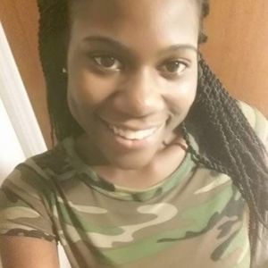 Meet your Posher, Briana