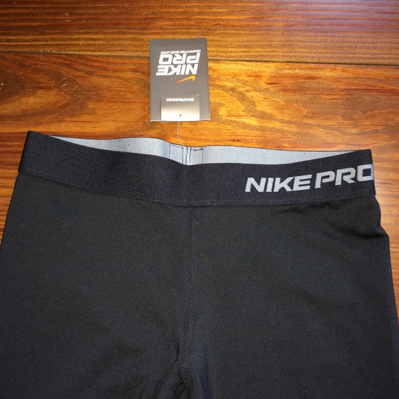 Nike cropped leggings - Picture 2 of 3