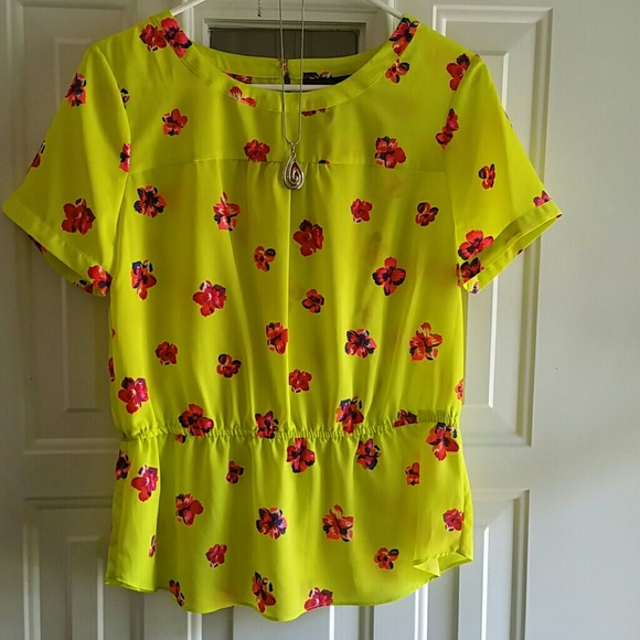 Very cute neon yellow top