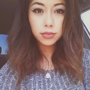 Meet your Posher, Abigail