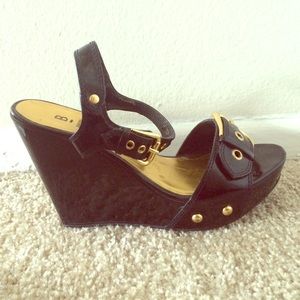 🌟 Bakers black wedges! 7.5 Women's