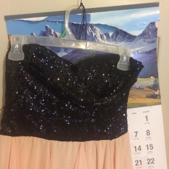 Dress - Picture 2 of 4