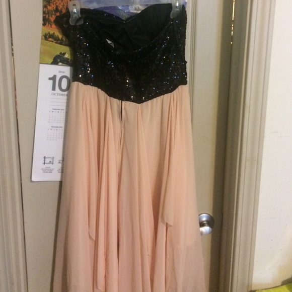 Dress - Picture 4 of 4