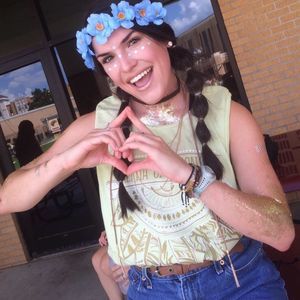 Meet your Posher, Alicia