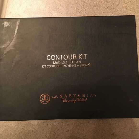 Anastasia Beverly Hills contour kit