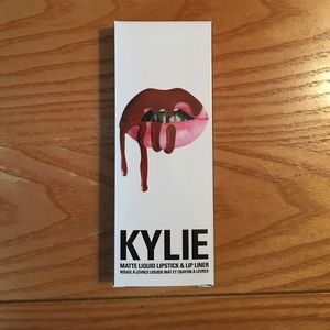 Kylie Cosmetics Dolce K matte lip kit