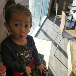 Meet your Posher, Edith