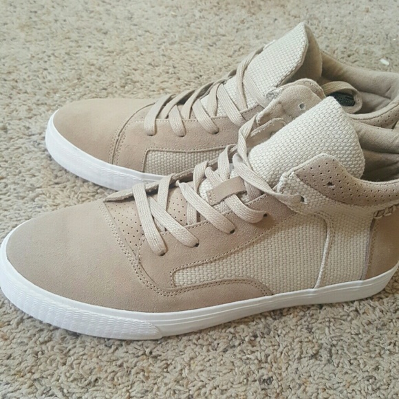 Toms mid top tan shoes