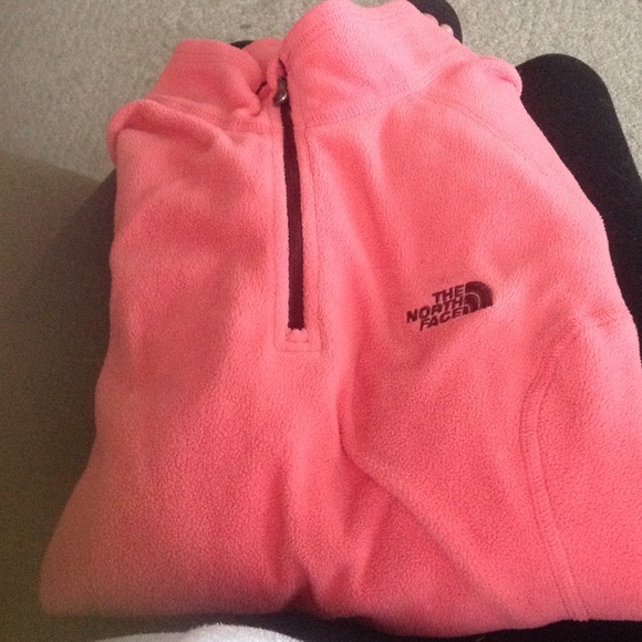 Women's north face quarter zip- coral