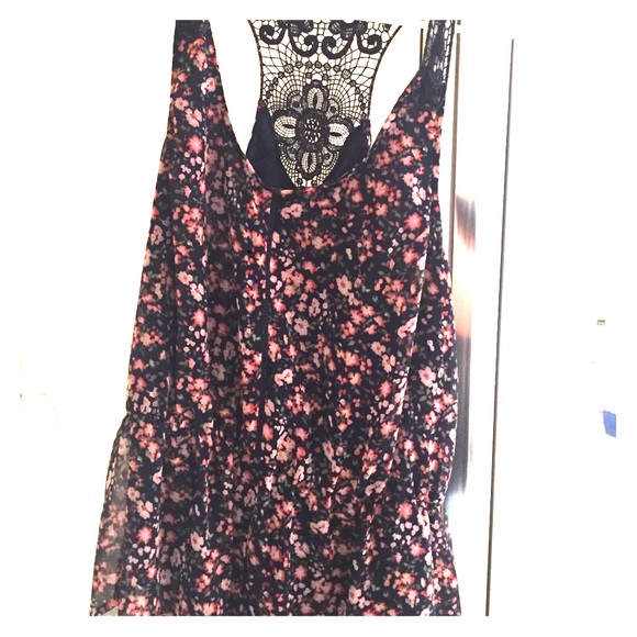 Sleeveless shirt