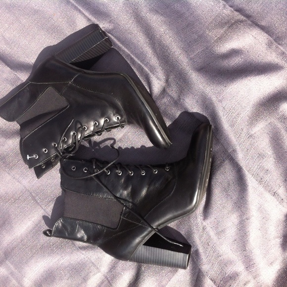 Leather lace up boots - Liz Claiborne