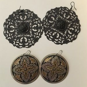 Dangle earrings