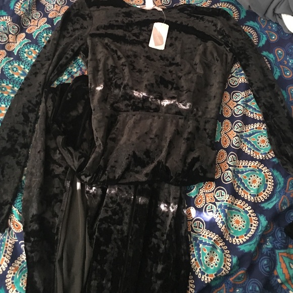 Halloween Black velvet back cut out