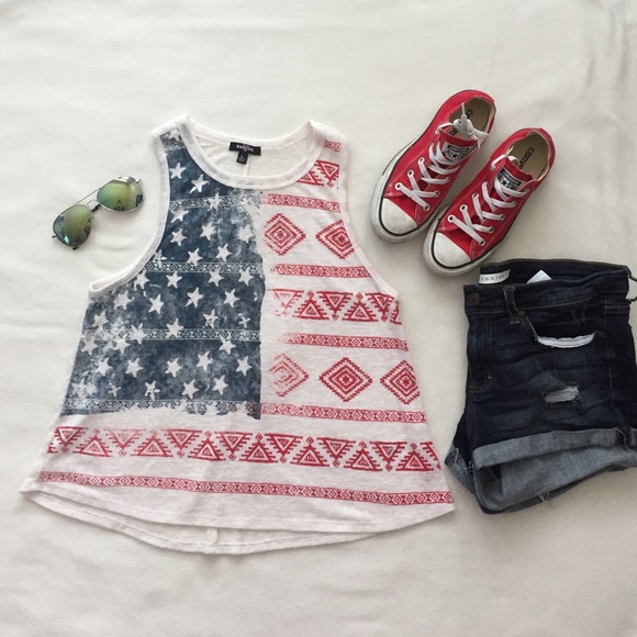 🎉Host Pick🎉American Flag 🇺🇸 Shirt