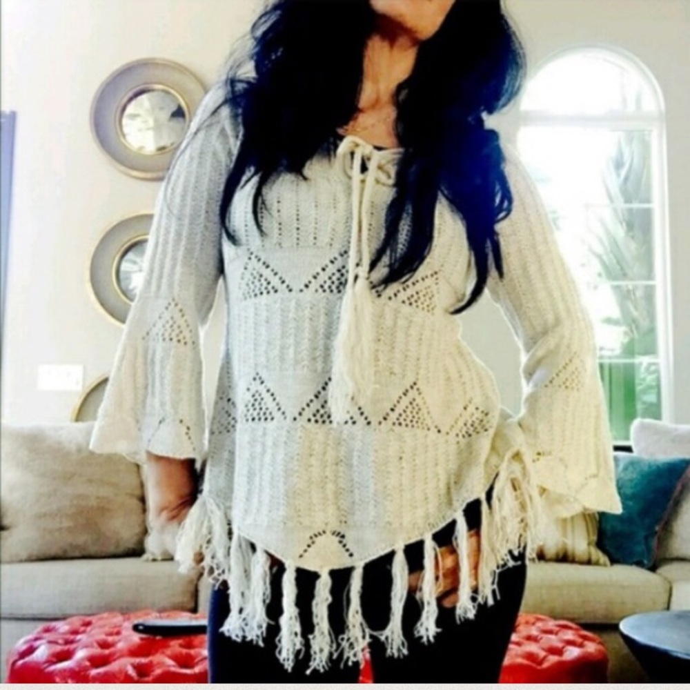 SOLD ❌❌❌❌Tassel sweater - Picture 3 of 3