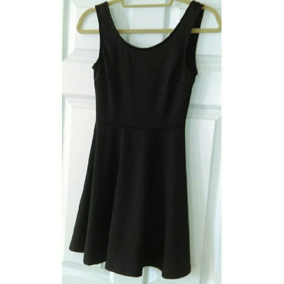 Dress - Picture 2 of 4