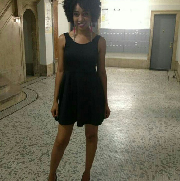 Dress - Picture 3 of 4