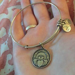 Alex & Ani claddagh