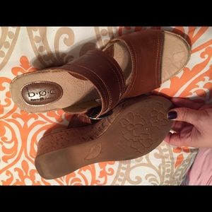 Stylish Born b.o.c. cork wedge Sandals