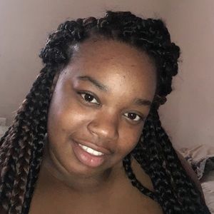Meet your Posher, Royiana