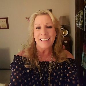 Meet your Posher, Annette