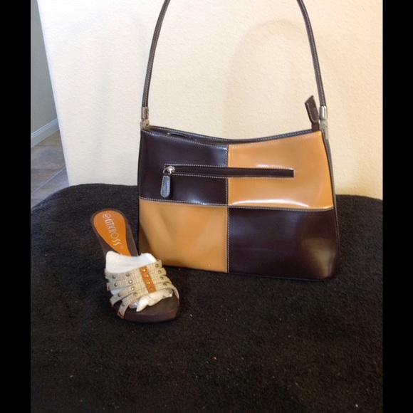 NWOT brown and tan hand bag.