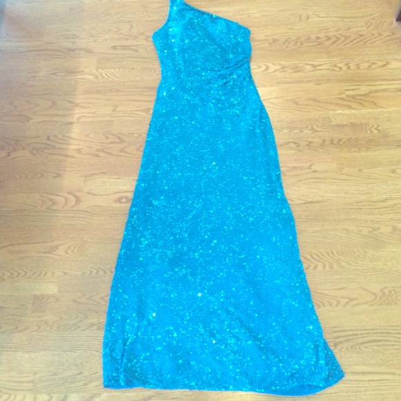 Adriana Papell Elegant Evening Gown..