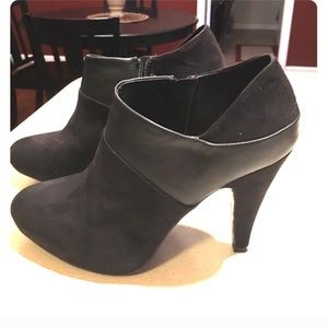 Sexy black booties 💋