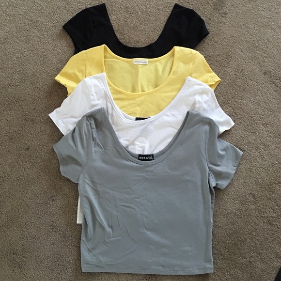 Set of 4 crop tops