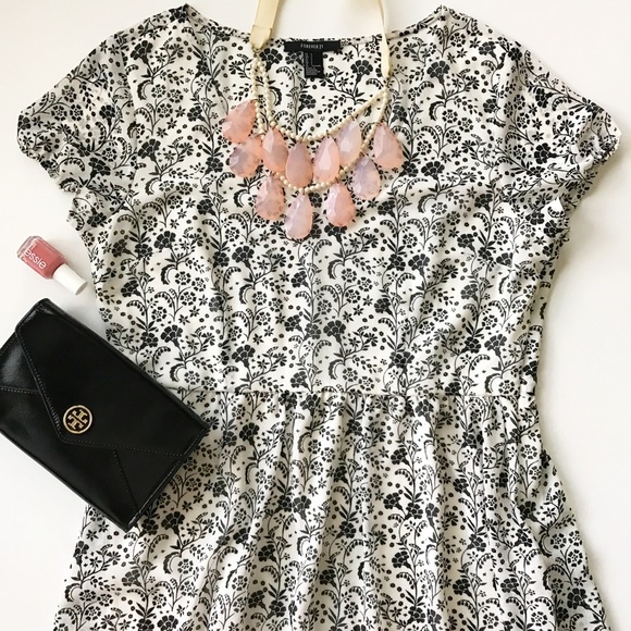 Dresses & Skirts - 🚨FINAL SALE‼️ Floral Printed Dress