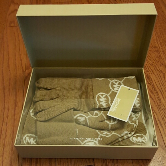 MICHAEL Michael Kors Accessories - (FINAL WEEK) Michael Kors 3 piece set