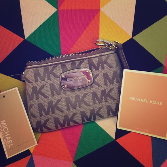 NWT MICHAEL Michael Kors Jet Set wristlet