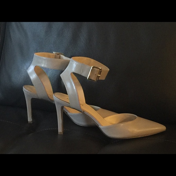 Nine West - Taupe Heels - Picture 1 of 2