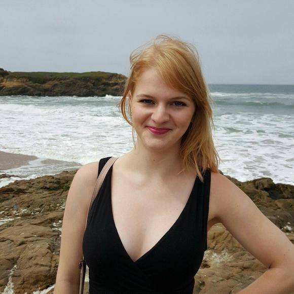 Meet your Posher, Larissa