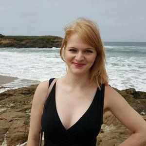 Meet your Posher, Larissa