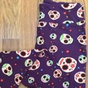 Lularoe purple sugar skull Halloween leggings