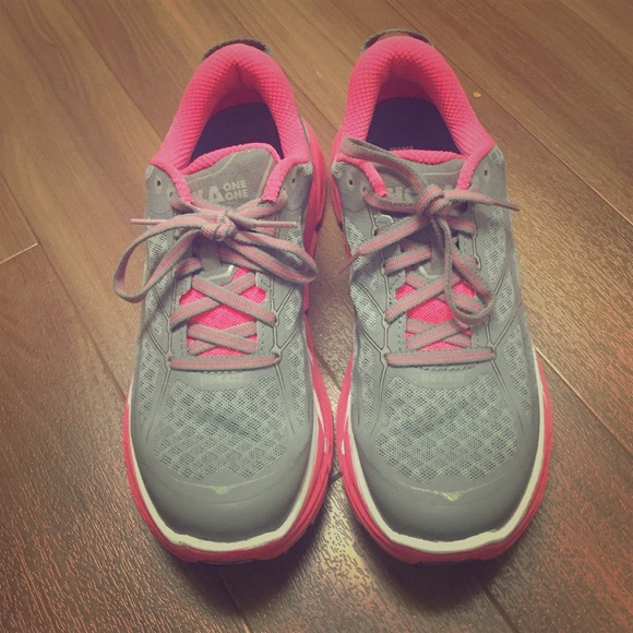 EUC Hoka one one Clifton 2