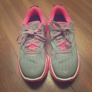 EUC Hoka one one Clifton 2