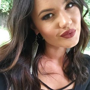 Meet your Posher, Kendra